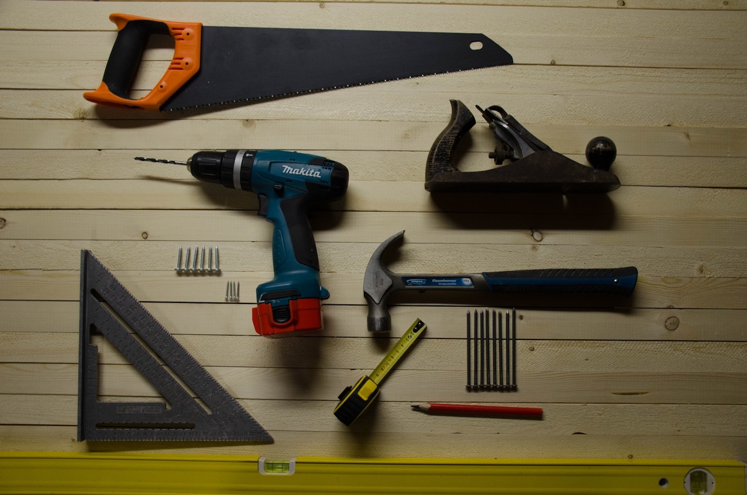 Ferramentas elétricas essenciais para pequenos reparos domésticos